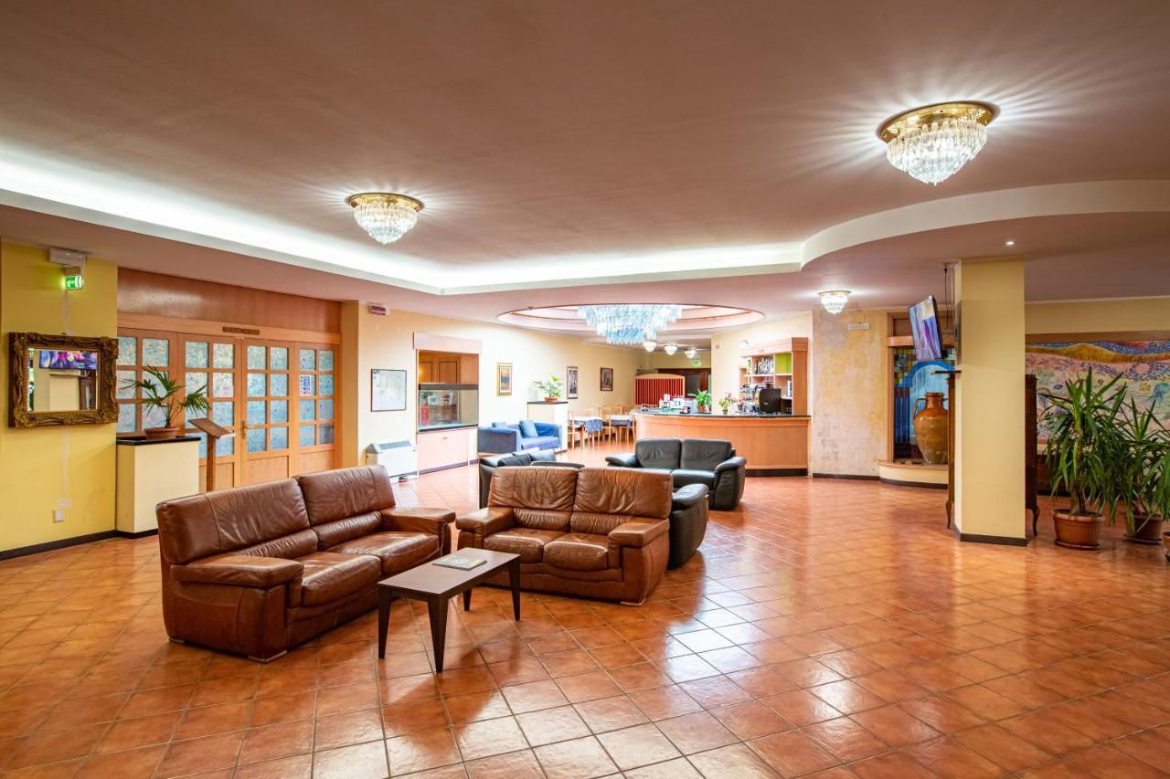 Hotel Villa Strassoldo "Ex Attianese Hotel Restaurant" Cervignano del Friuli Luaran gambar
