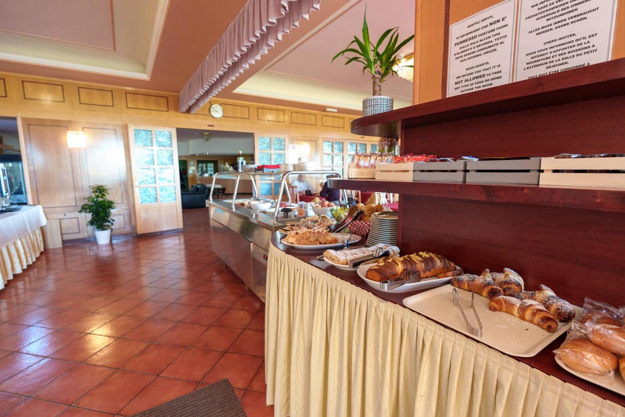 Hotel Villa Strassoldo "Ex Attianese Hotel Restaurant" Cervignano del Friuli Luaran gambar