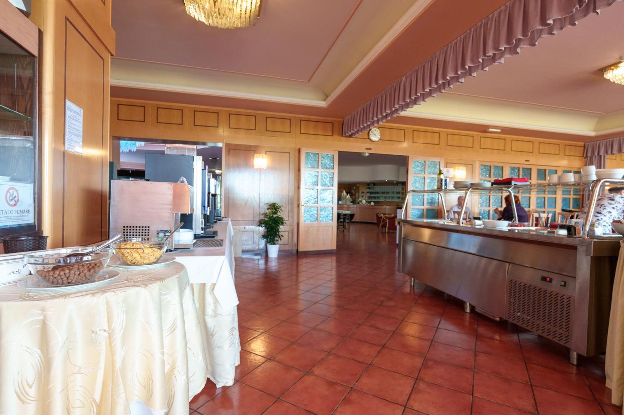 Hotel Villa Strassoldo "Ex Attianese Hotel Restaurant" Cervignano del Friuli Luaran gambar
