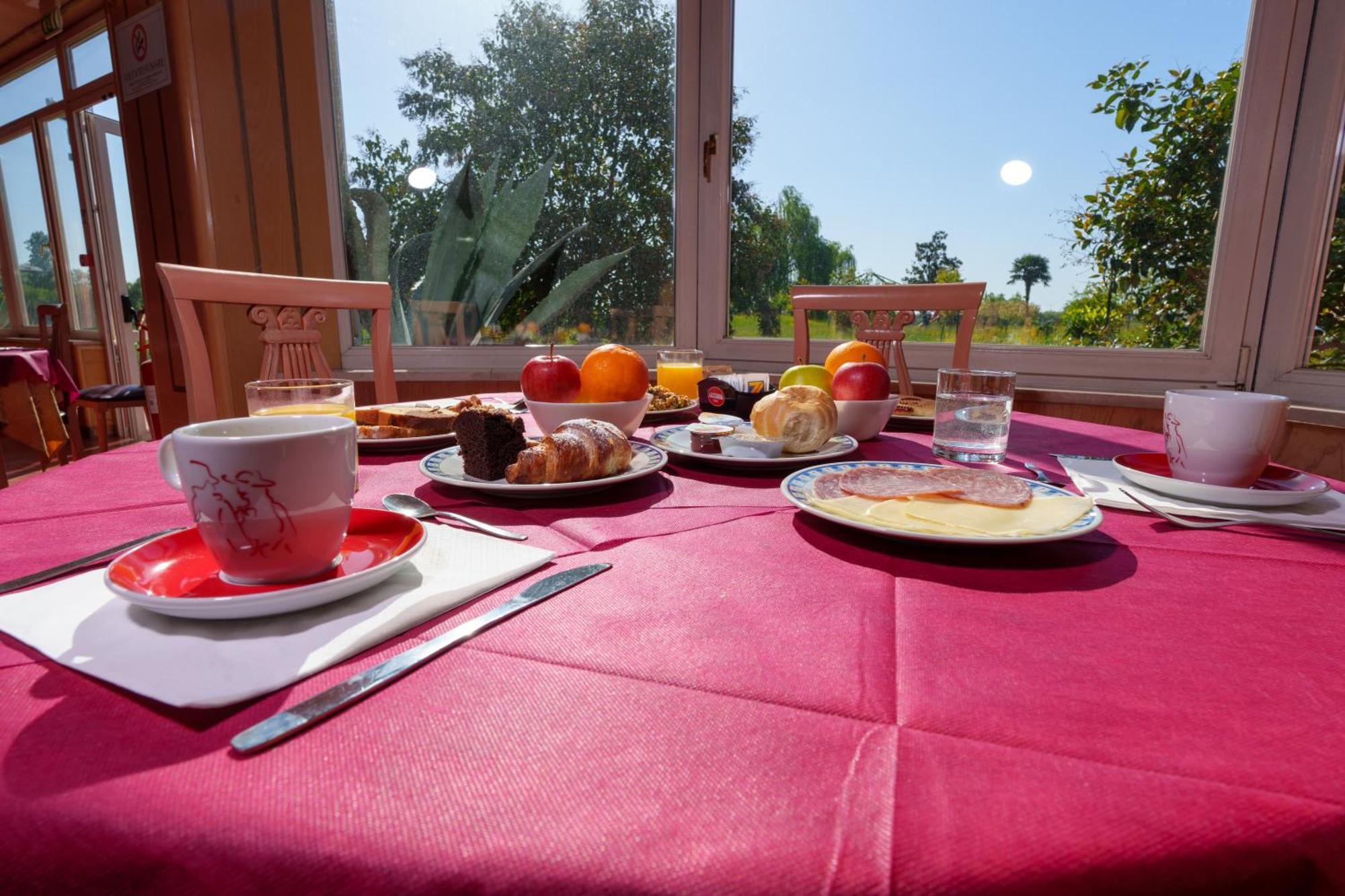 Hotel Villa Strassoldo "Ex Attianese Hotel Restaurant" Cervignano del Friuli Luaran gambar