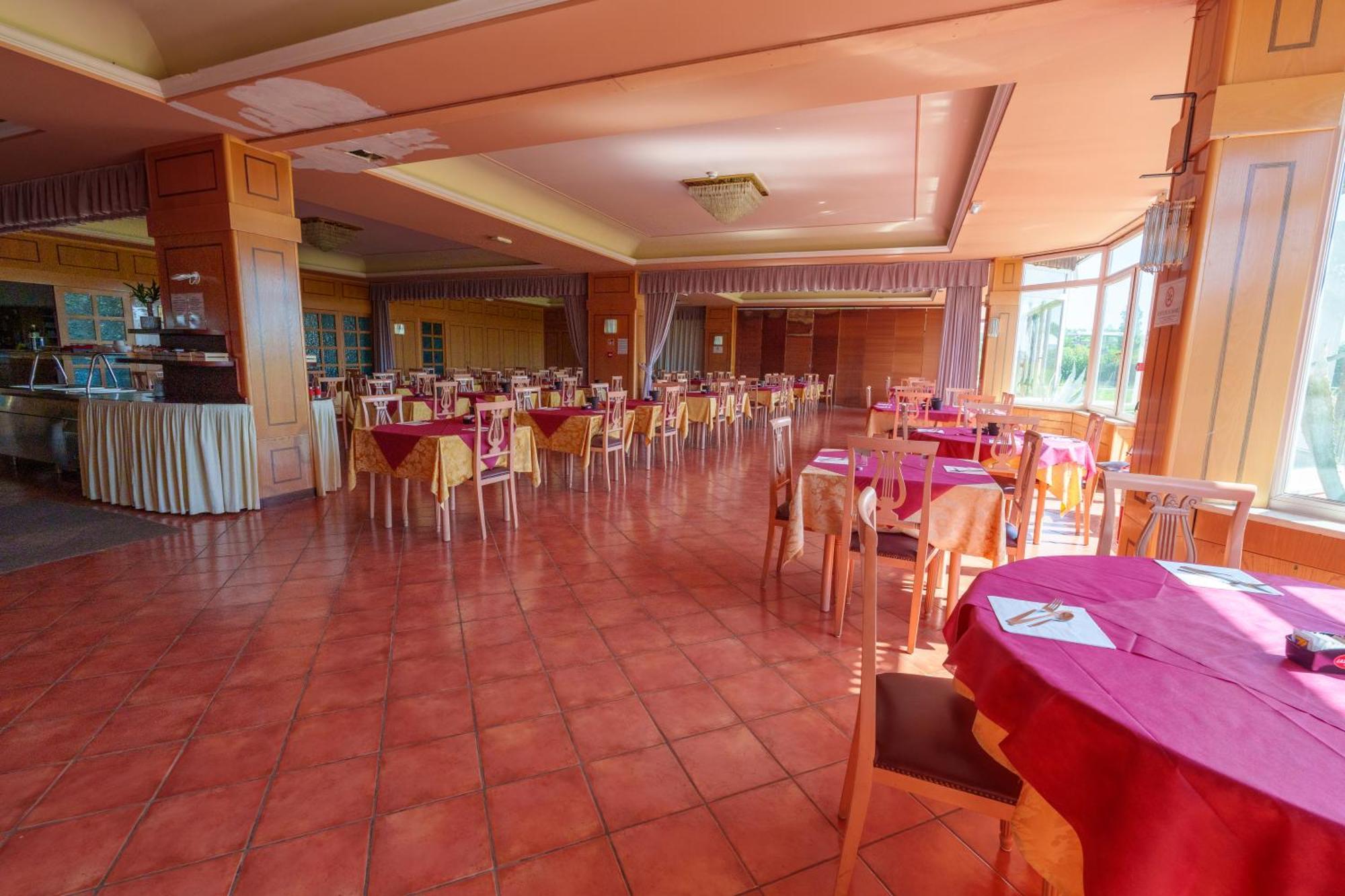 Hotel Villa Strassoldo "Ex Attianese Hotel Restaurant" Cervignano del Friuli Luaran gambar